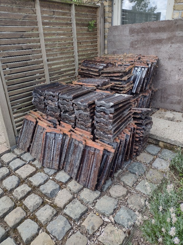 Klei dakpannen 0,6€, Doe-het-zelf en Bouw, Ophalen, Gebruikt, Steen of Klei, Zwart