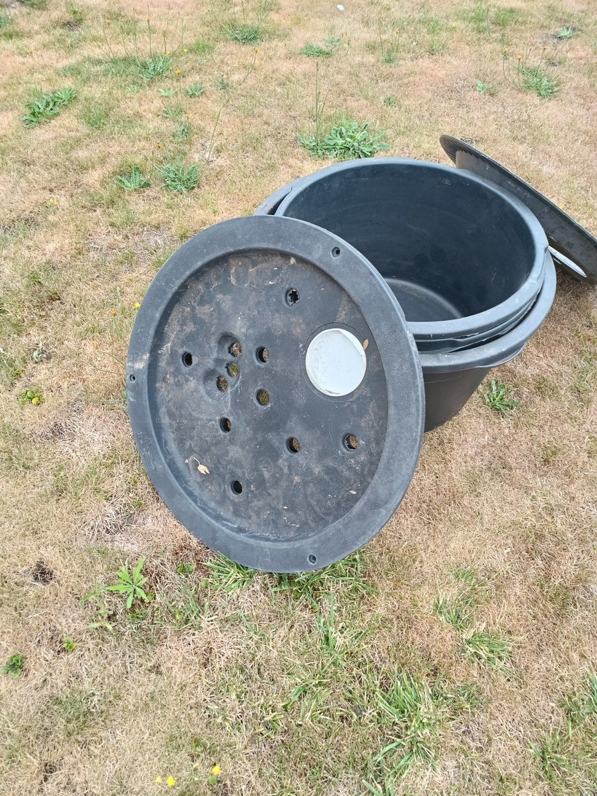 4pots gris avec 2 pouvant servir de fontaine, Jardin & Terrasse, Enlèvement, Fontaine
