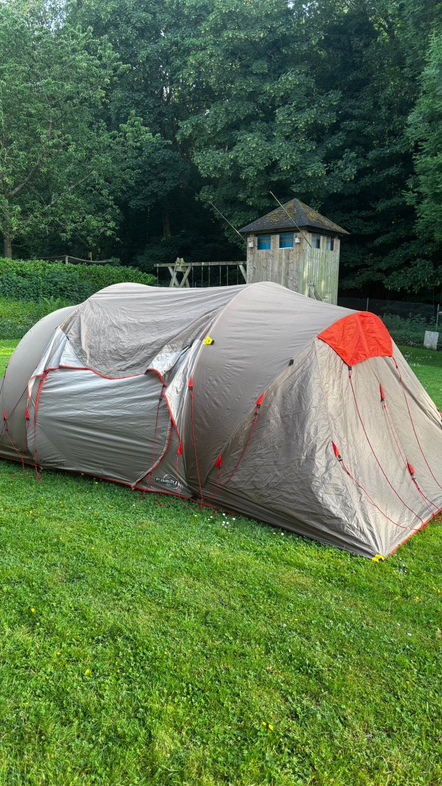 Tente Quechua Seconds Family 4.2 – Excellent état, Caravanes & Camping, Enlèvement ou Envoi, Comme neuf