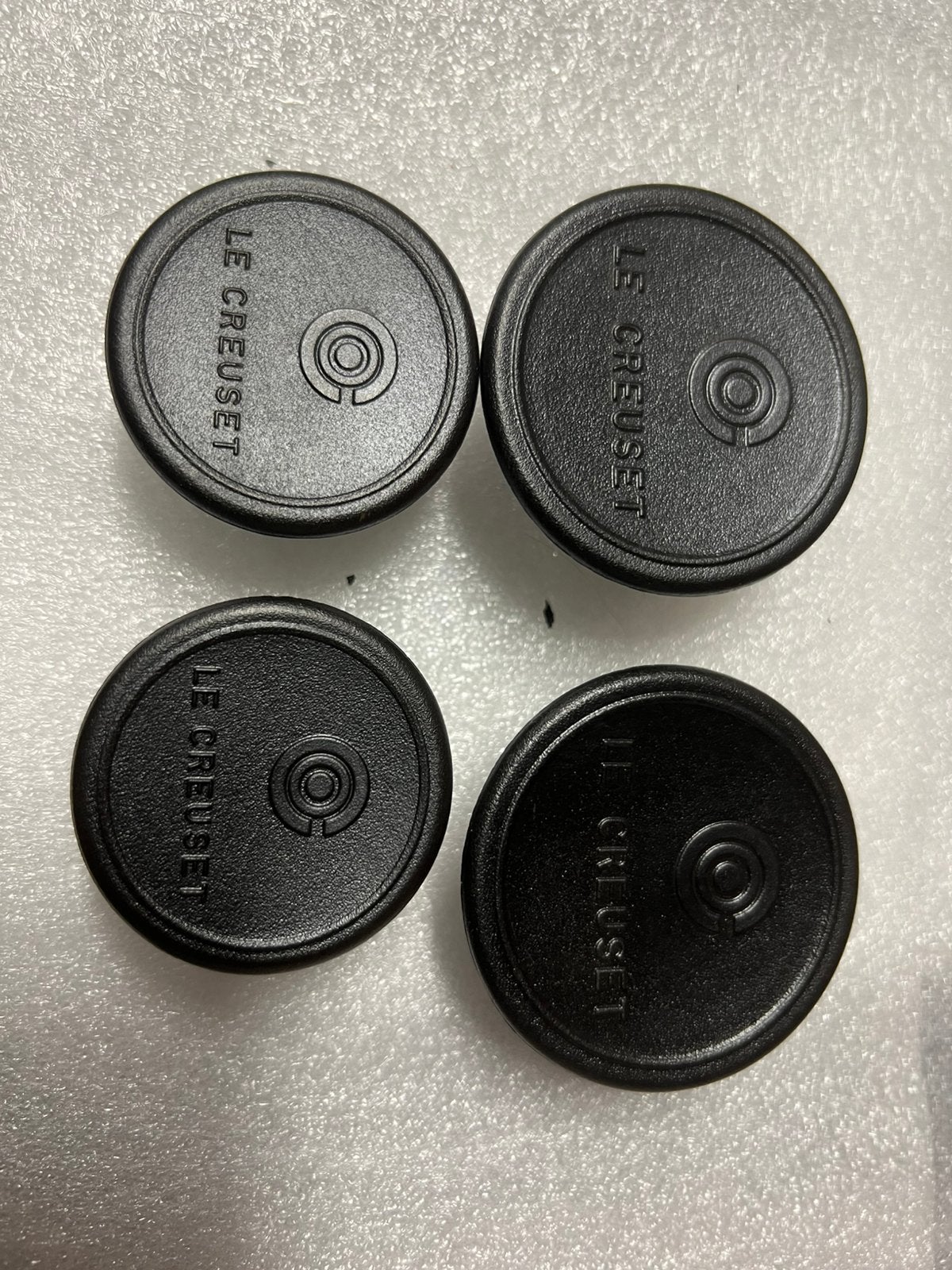 Le Creuset dekselknoppen Fenol 5,4 en 4,5 cm, Antiek en Kunst, Ophalen of Verzenden