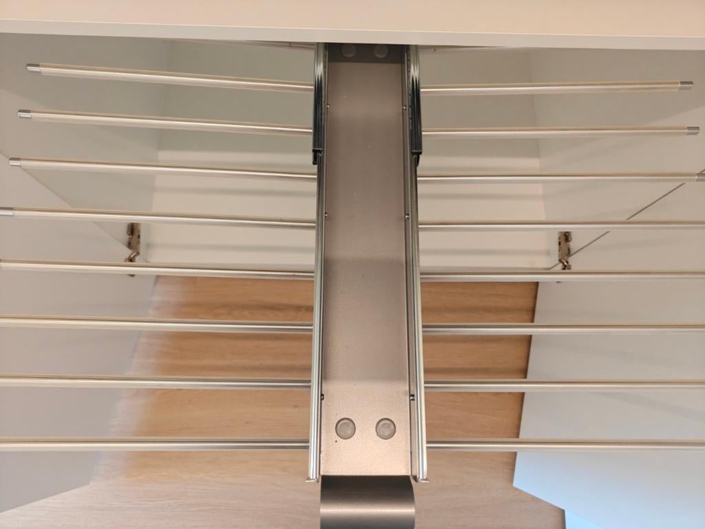 Broekenhanger nieuw, Ophalen