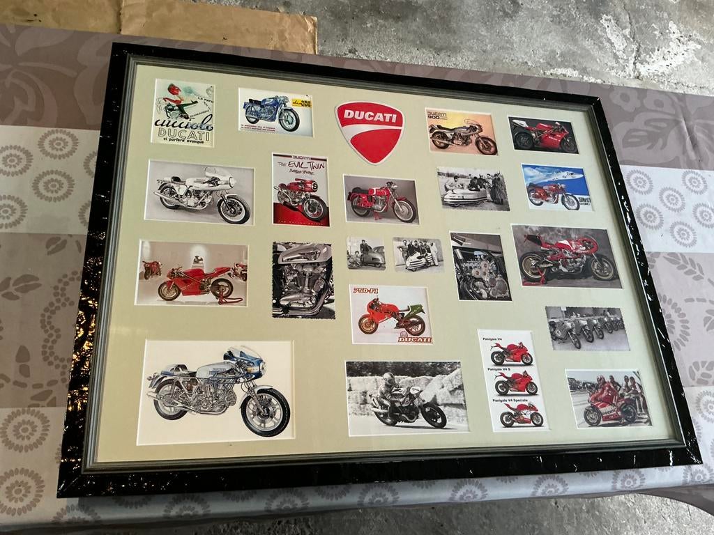 Cadre moto deco DUCATI, Enlèvement, Comme neuf
