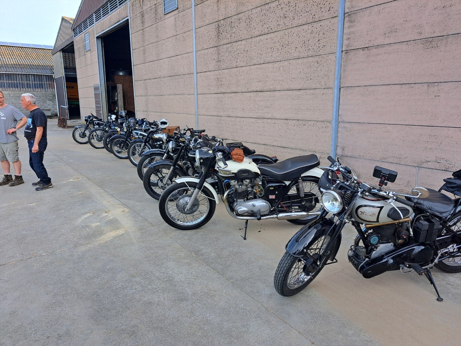 Triumph t110