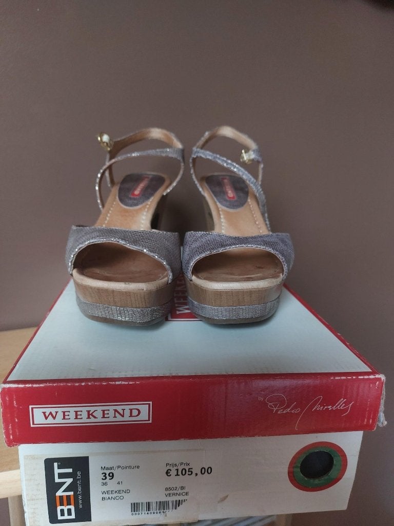 Weekend pumps beige hak 10cm maat 39, Beige, Escarpins, Enlèvement, Porté