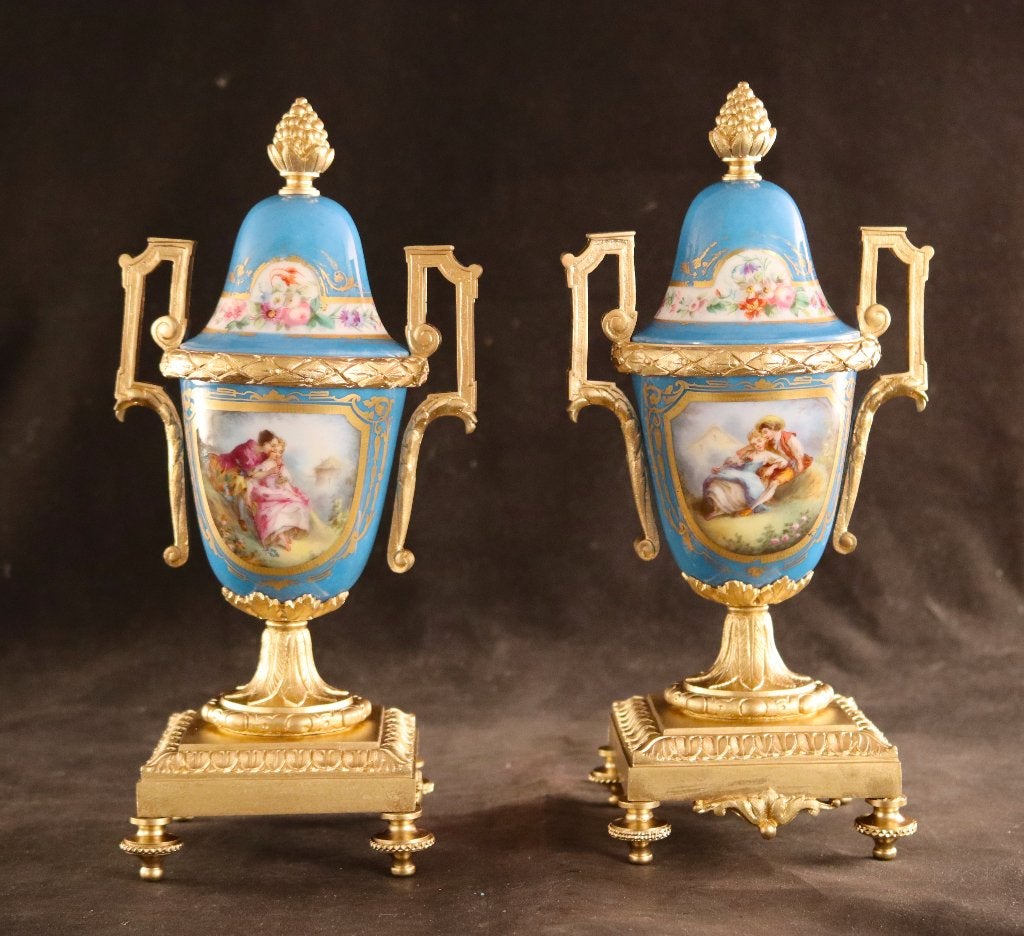 Paire de cassolettes anciennes en porcelaine, Antiquités & Art, Enlèvement ou Envoi