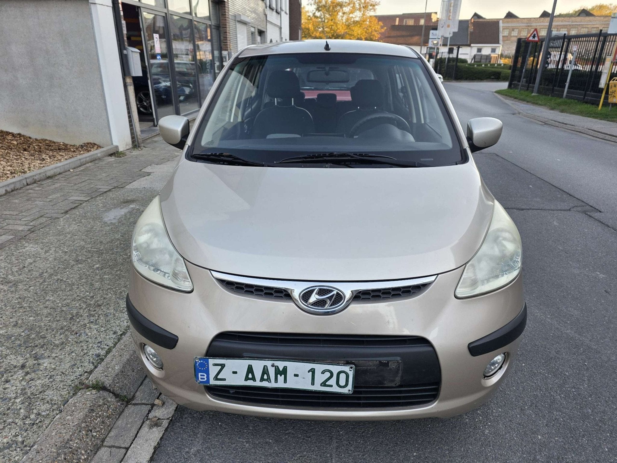 Hyundai i10 i10 1.1i avec demande d'immatriculation, Autos, Achat, Beige, Entreprise, Boîte manuelle
