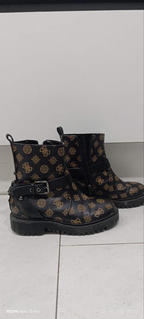 Guess laarsjes!! maat 35. Z.g.a.n., Meisje, Ophalen of Verzenden, Michael kors, Laarzen