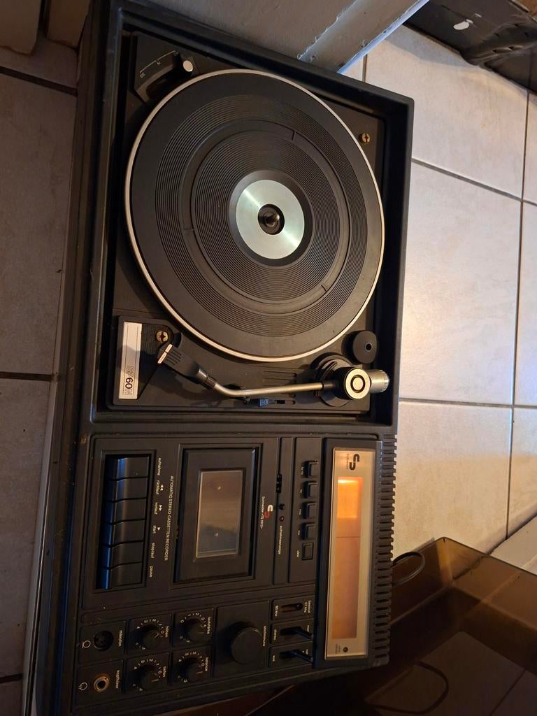 Platenspeler cassettedeck radio ineen van merk schneider, Antiquités & Art, Antiquités | TV & Hi-Fi, Enlèvement