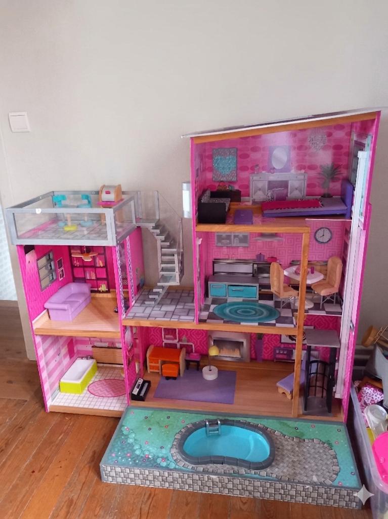 Barbie maison, Enfants & Bébés, Jouets | Maisons de poupées, Enlèvement, Utilisé, Maison de poupées