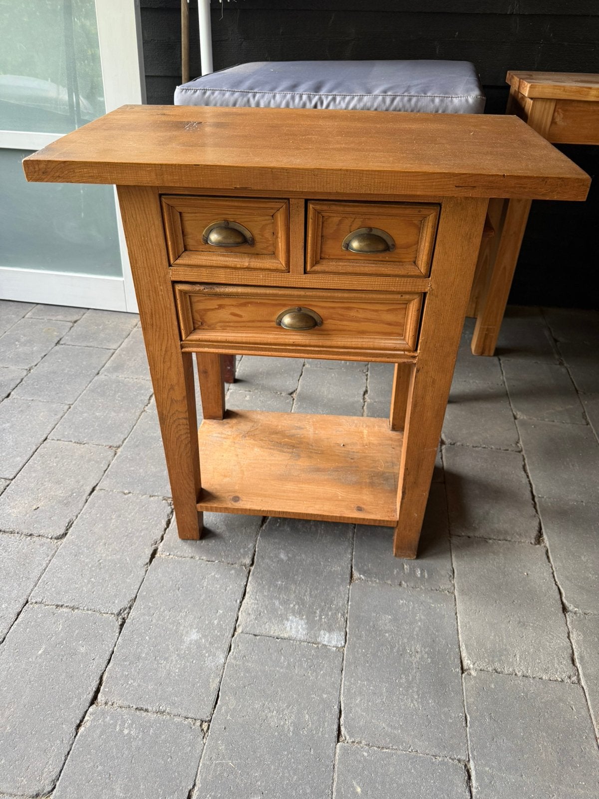 Oud geloogd grenen sidetable ladenkastje ladekastje, Huis en Inrichting, Ophalen, Zo goed als nieuw