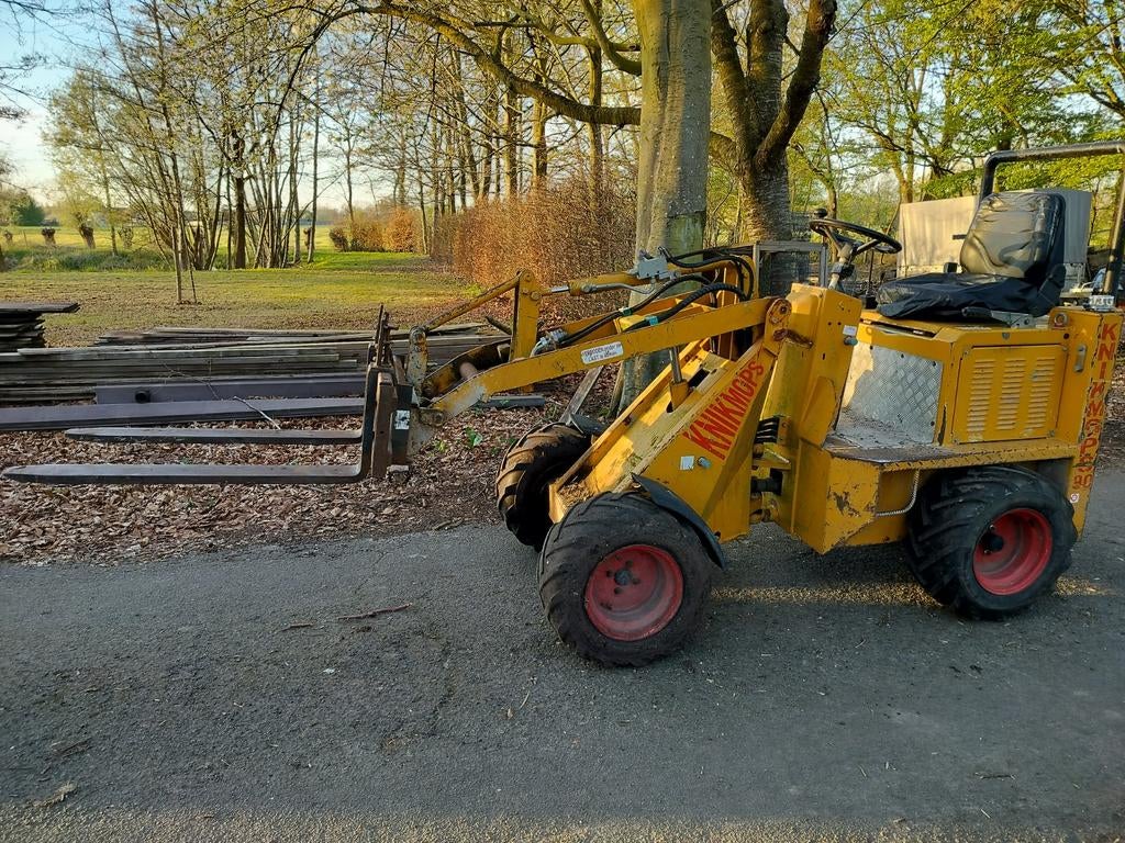 Knikmops 90, Ophalen