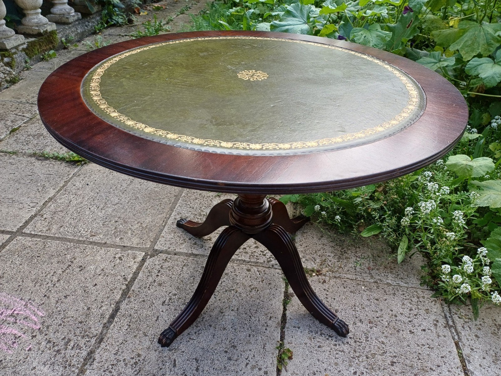 Table anglaise classique avec cuir, Antiquités & Art, Enlèvement