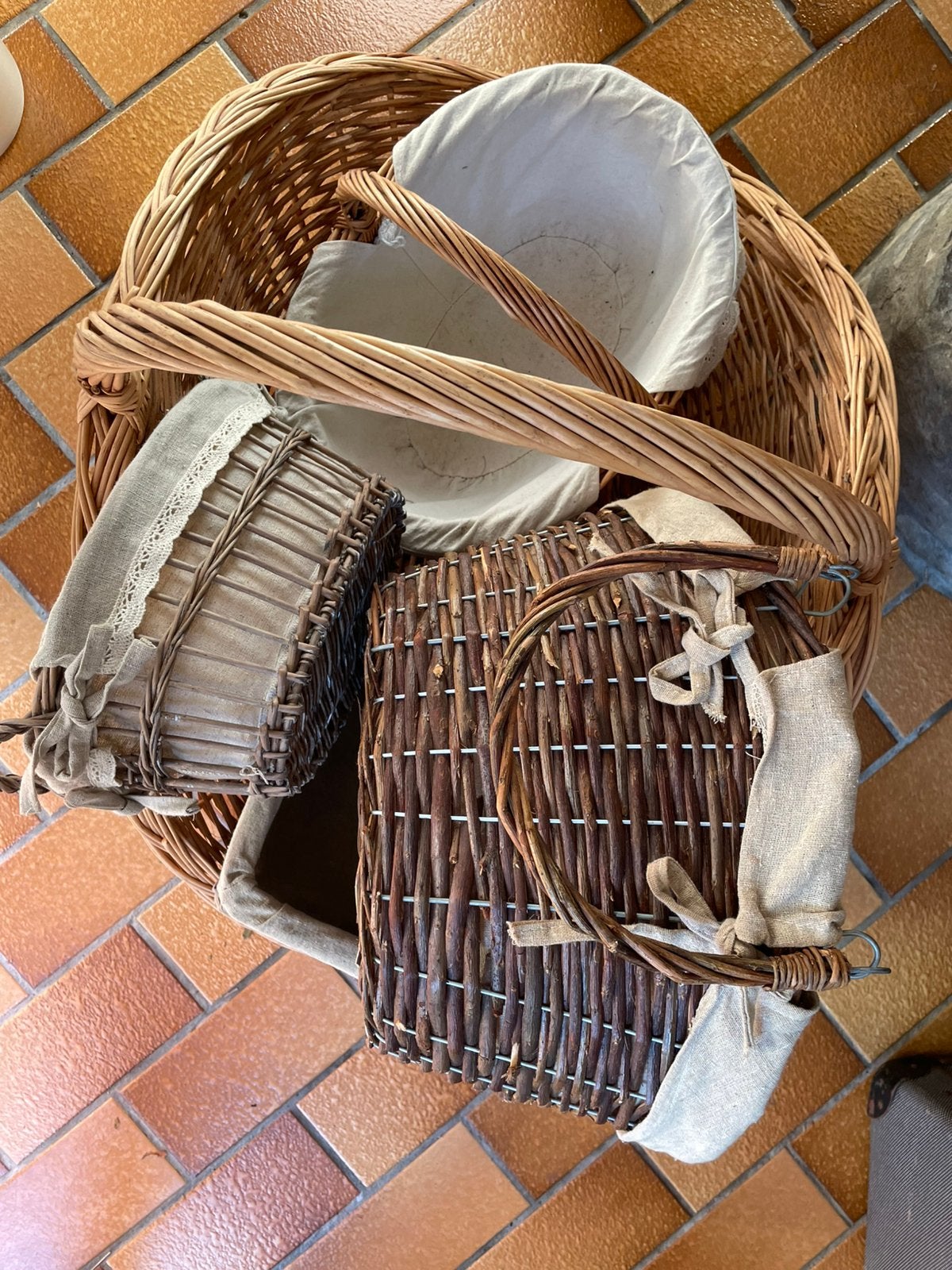 Lot panier osier rotin, Hobby en Vrije tijd, Picknickmanden, Ophalen, Gebruikt
