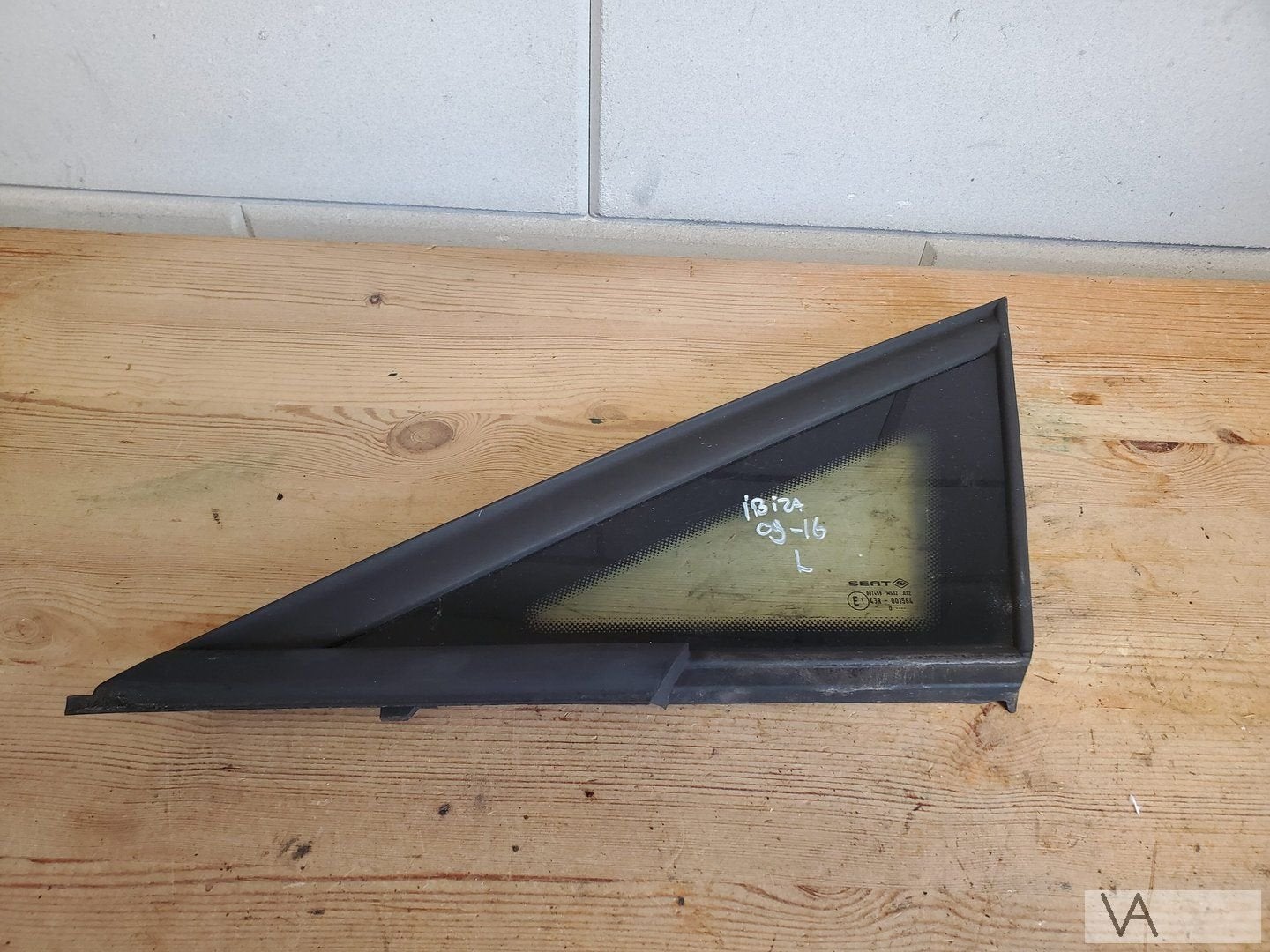Seat Ibiza 6J 2008 - 2016 ruit links bij het voorscherm €30, Auto-onderdelen, Gebruikt, -, -, Ophalen of Verzenden