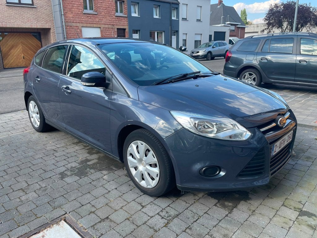 Ford Focus - 2011 - 83000 km (gekeurd voor verkoop, Auto's, Ford, Stof, USB, Zwart, 4 cilinders