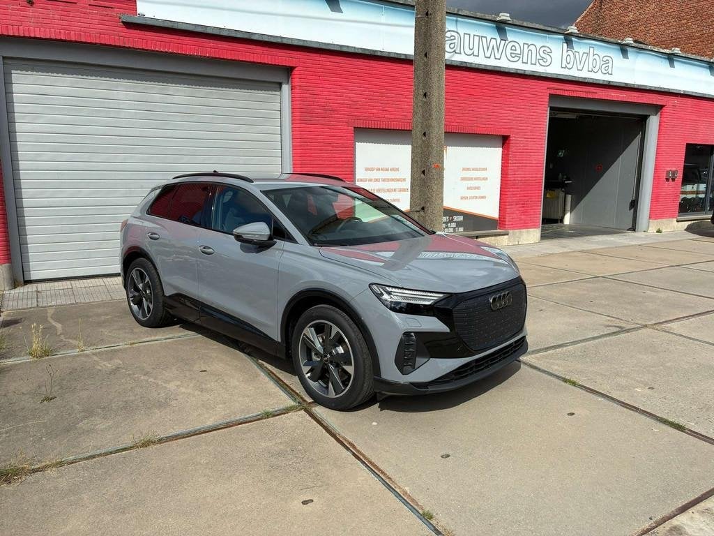 Audi Q4 e-tron Q4 e-tron 45 (bj 2025 automaat), Auto's, Audi, Stof, Gebruikt, Euro 6, 2145 kg