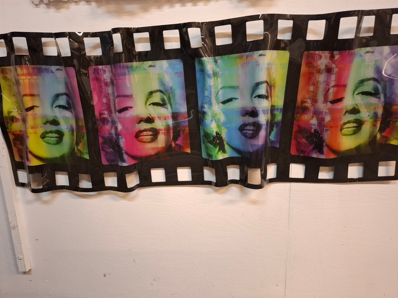 pop art par AD Van Hassel, Enlèvement