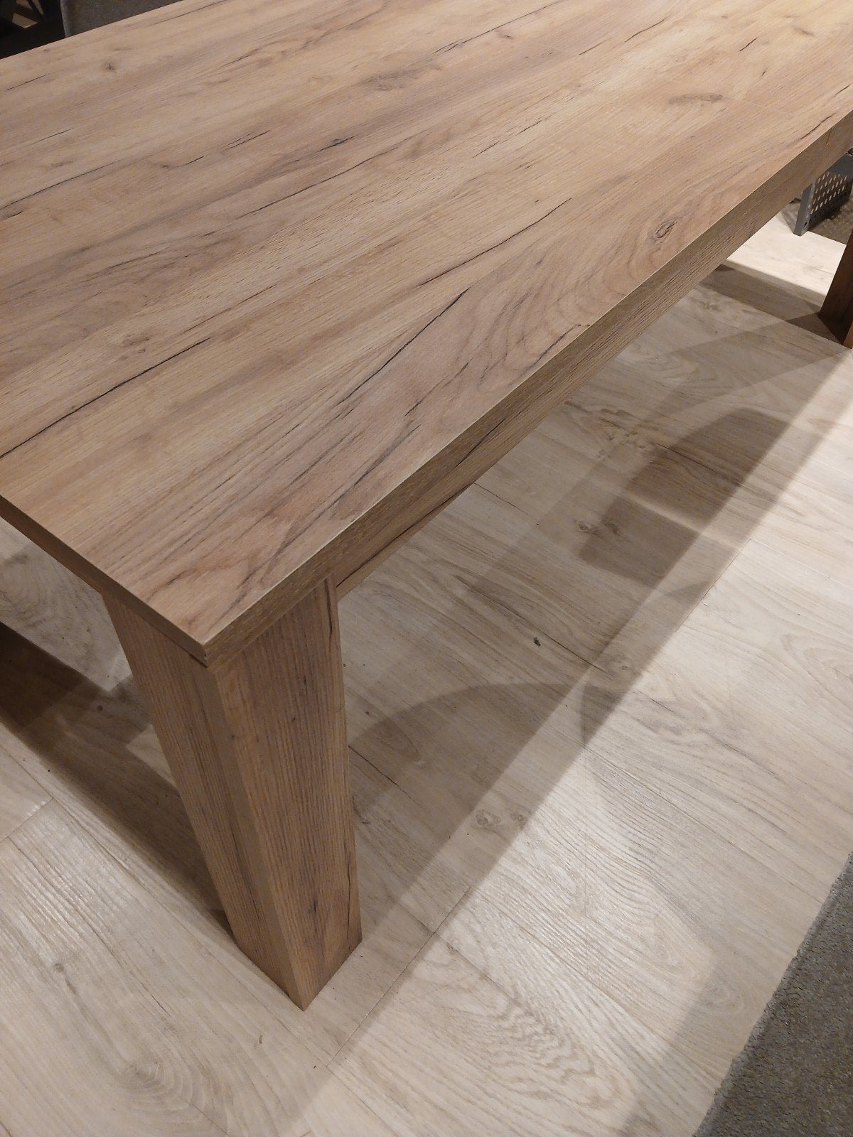 Nieuw! Nog in verpakking eetkamertafel kleur oak( ongeopend), Huis en Inrichting, Tafels | Eettafels, Ophalen