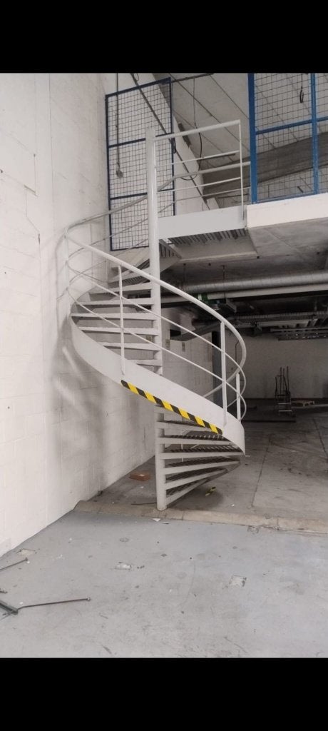 Escalier, Bricolage & Construction, Échelles & Escaliers, Comme neuf, Escalier, 2 à 4 mètres, Enlèvement