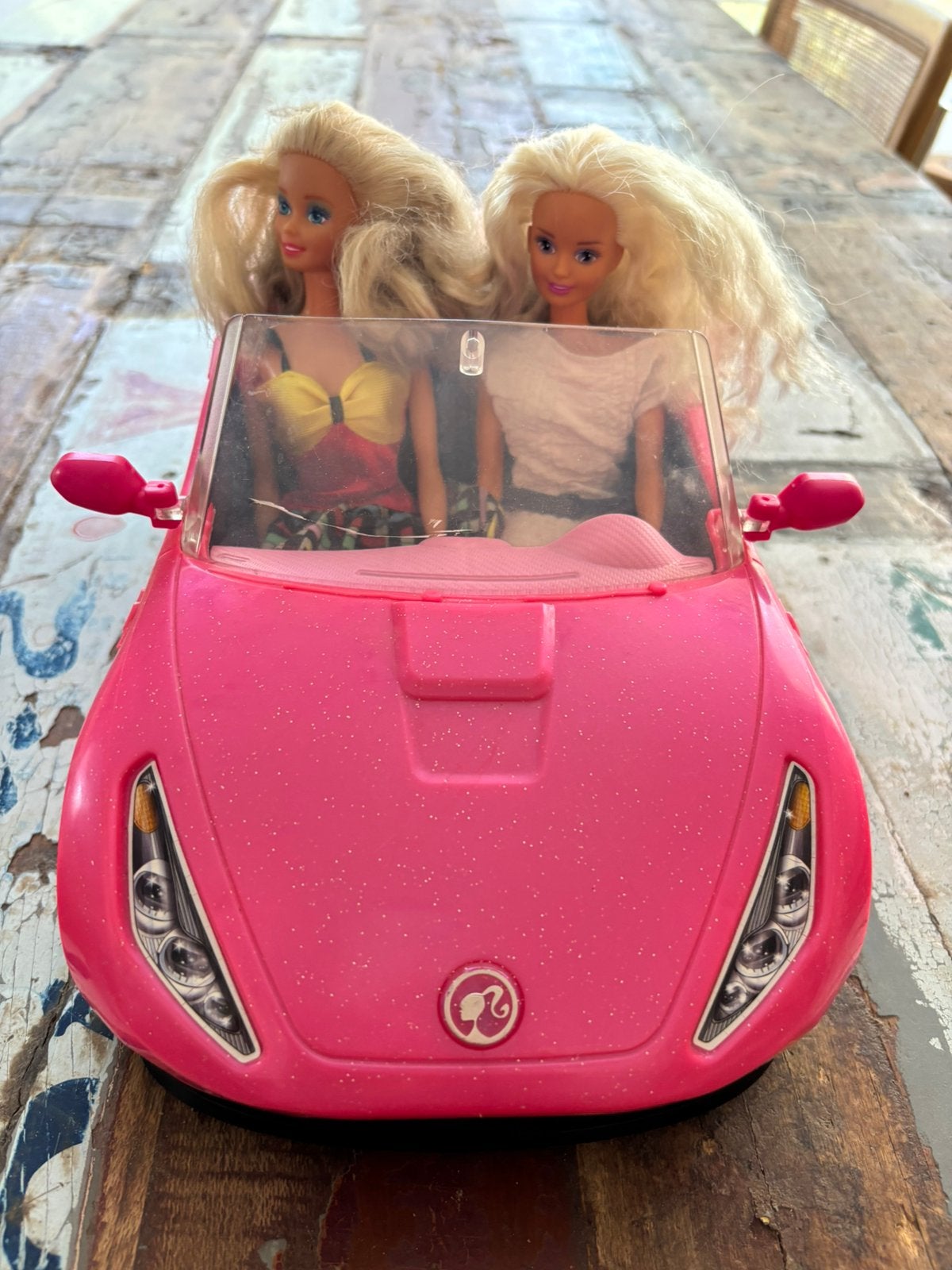Auto cabriolet Barbie inclusief 2 barbiepoppen, Enlèvement, Utilisé