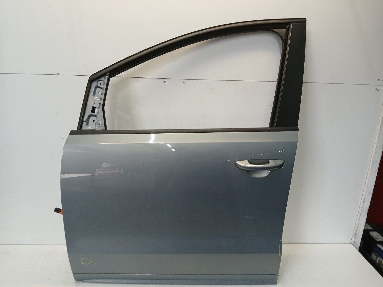 Portier links voor Volkswagen Sharan, Auto-onderdelen, Onderdelen@venauto.nl, Van der Ven Autorecycling B.V., Gebruikt, Ettenseweg 76, 4706 PB Roosendaal, The Netherlands