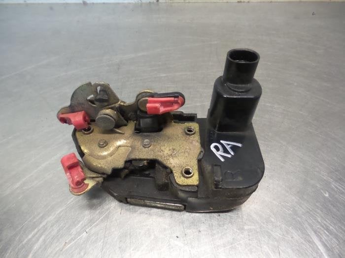 Serrure portière mécanique 4portes arrière droite d'un Je, Jeep, -, 3 mois de garantie, Utilisé