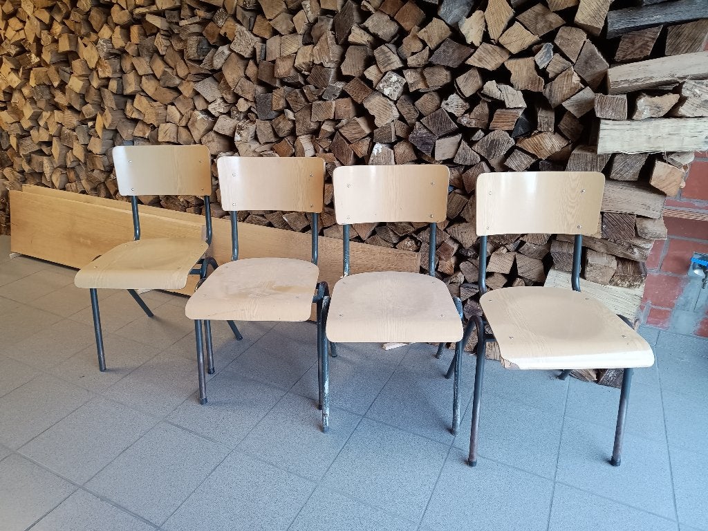 Schoolstoelen, Ophalen, Gebruikt