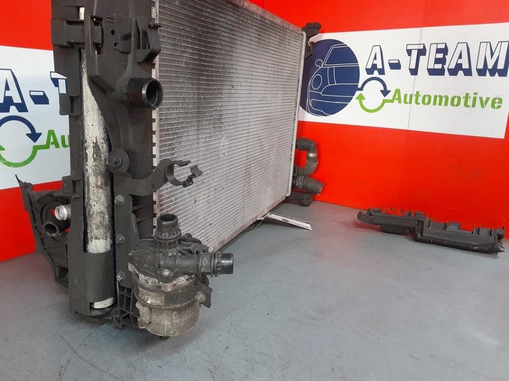 EXTRA WATERPOMP Mercedes-AMG GLA AMG (156.9) (03-2014/-), Gebruikt, Mercedes-Benz