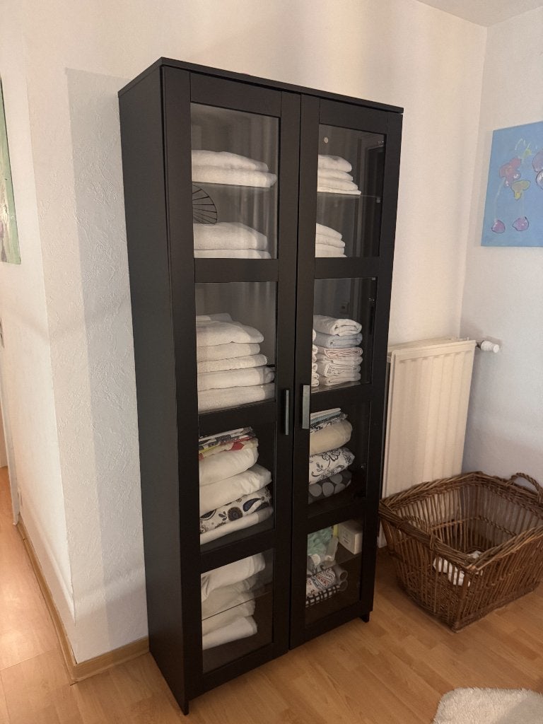 IKEA zwarte kast, Maison & Meubles, Armoires | Vitrines, 25 à 50 cm, Enlèvement, Utilisé, Modern