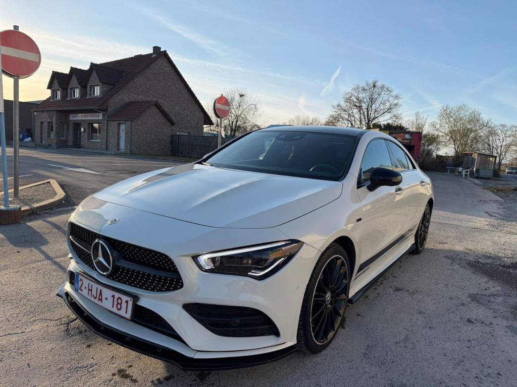 Mercedes CLA250e AMG 2021 | Plug-in-Hybride |Dealer serviced, Automaat, CLA, Zwart, 4 cilinders