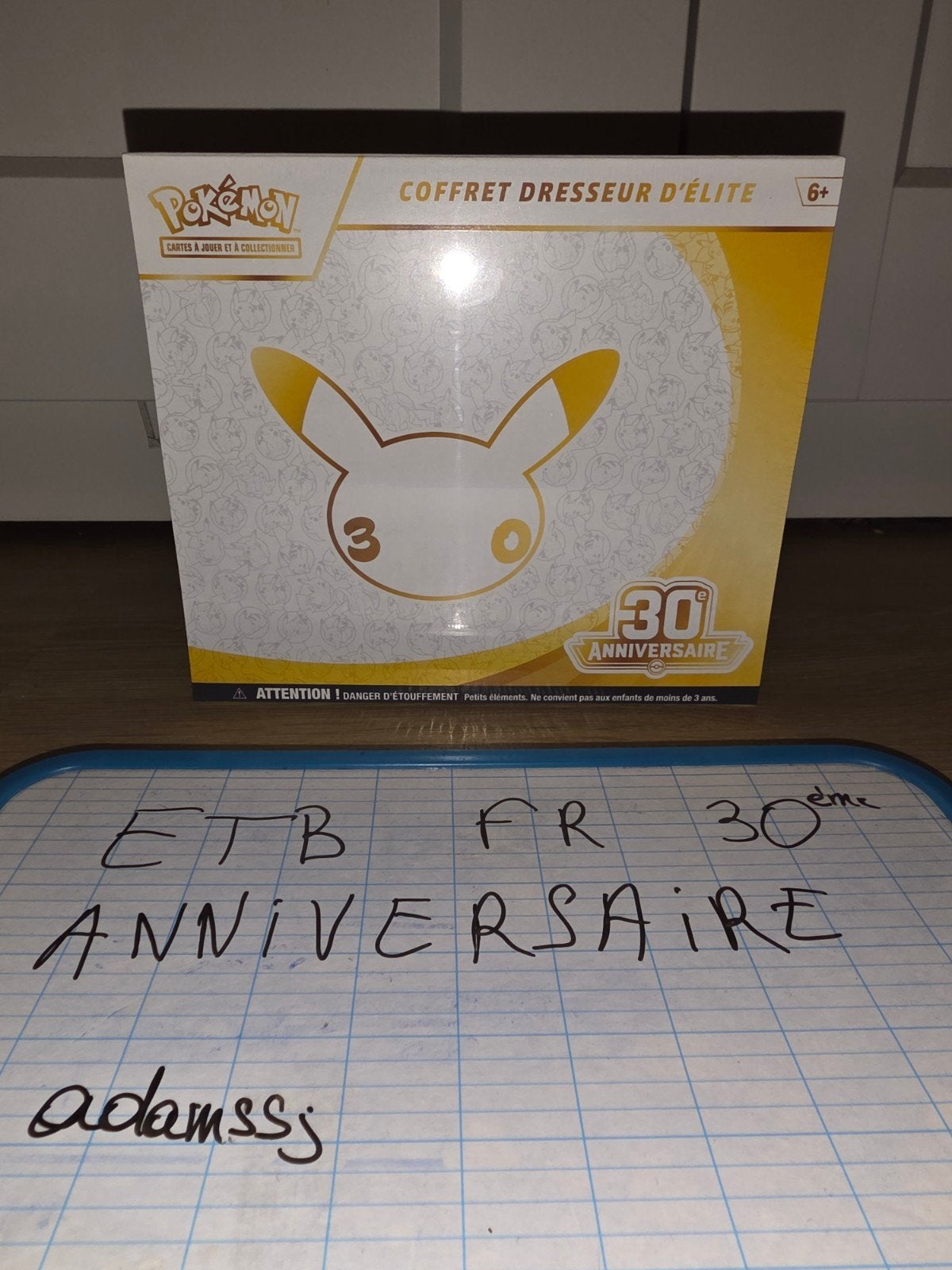 ETB FR Pokemon 30ème anniversaire, Enlèvement ou Envoi, Neuf, Booster box, Foil