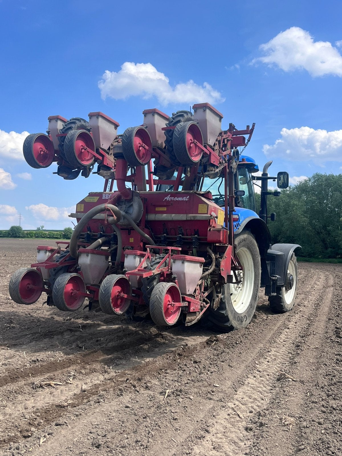 Becker aeromat mais zaaimachine, Ophalen
