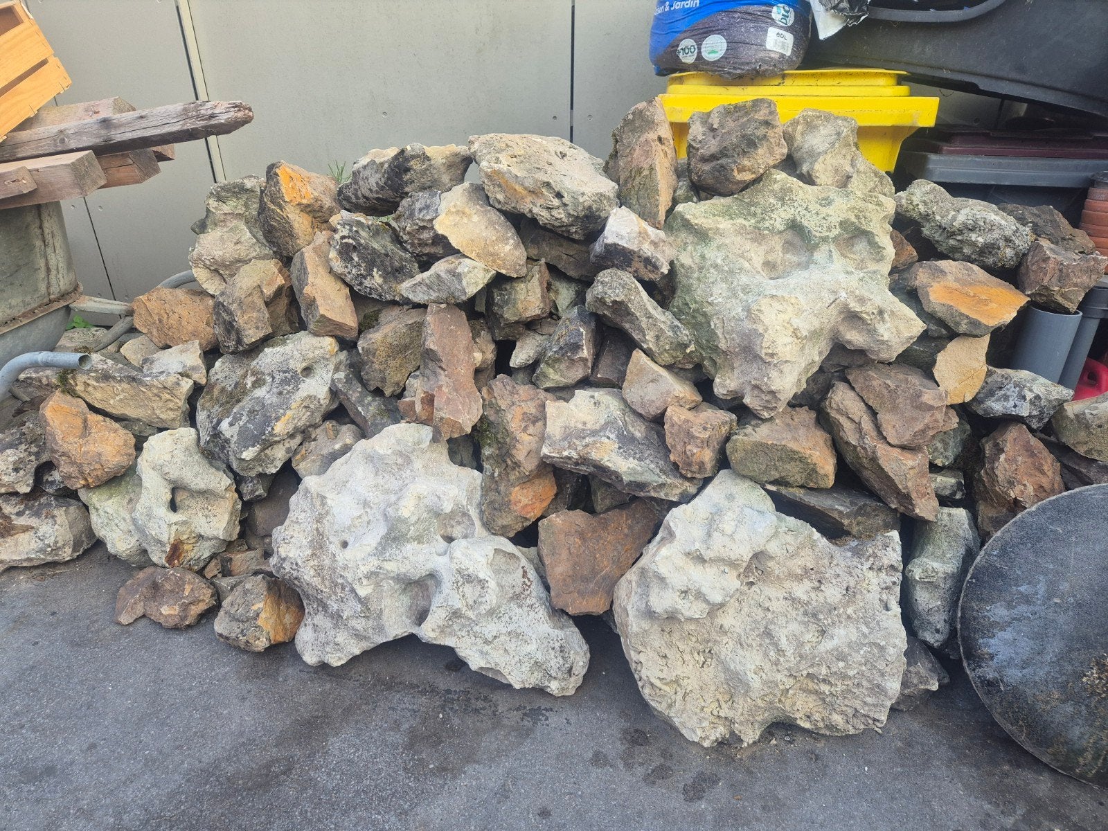 Grote en kleine natuurstenen, Tuin en Terras, Ophalen