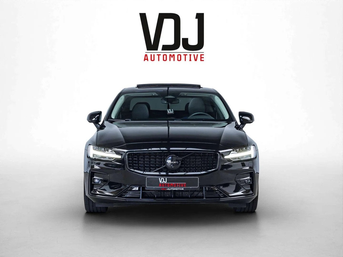 Volvo S60 B5|MHEV|PANO|HARMAN-KARDON|360|HEAD-UP|ZETELVERW, Autos, Achat, S60, Noir, Automatique