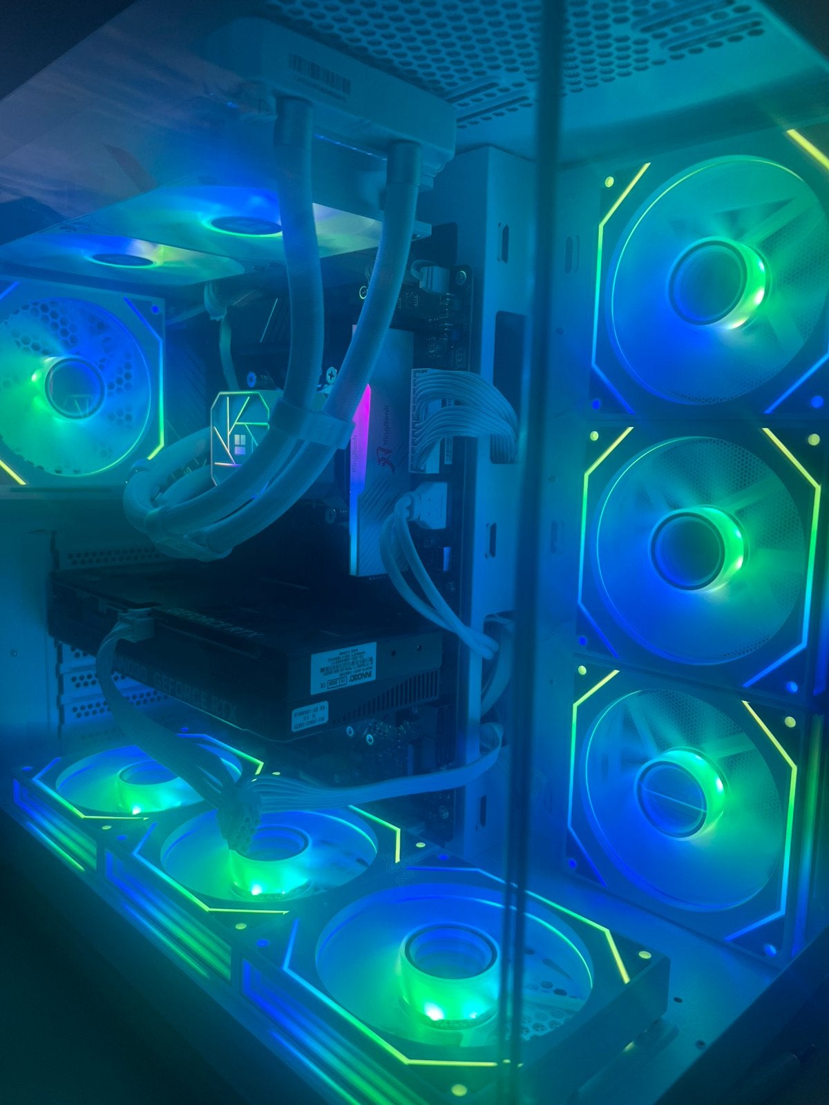 Pc gamer RTX5060TI 2 ans garantie! ✅, Le pc est monté avec différentes marques, Comme neuf, 1 TB, Intel Core i7