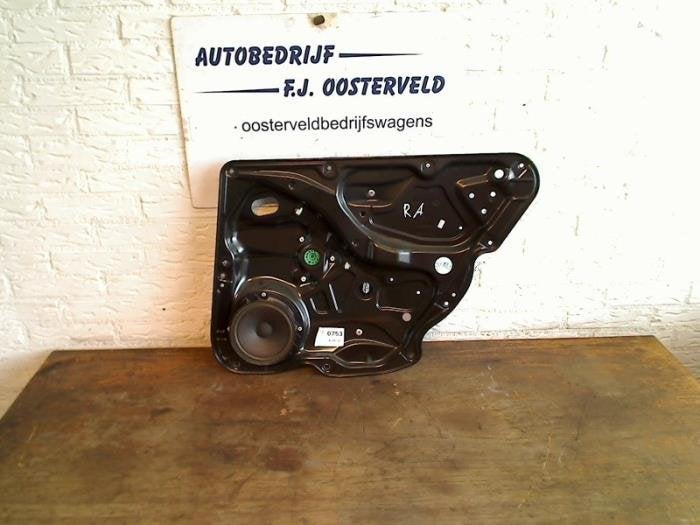 Mécanique vitre 4portes arrière droite d'un Volkswagen Pas, Volkswagen, -, 3 mois de garantie, Utilisé