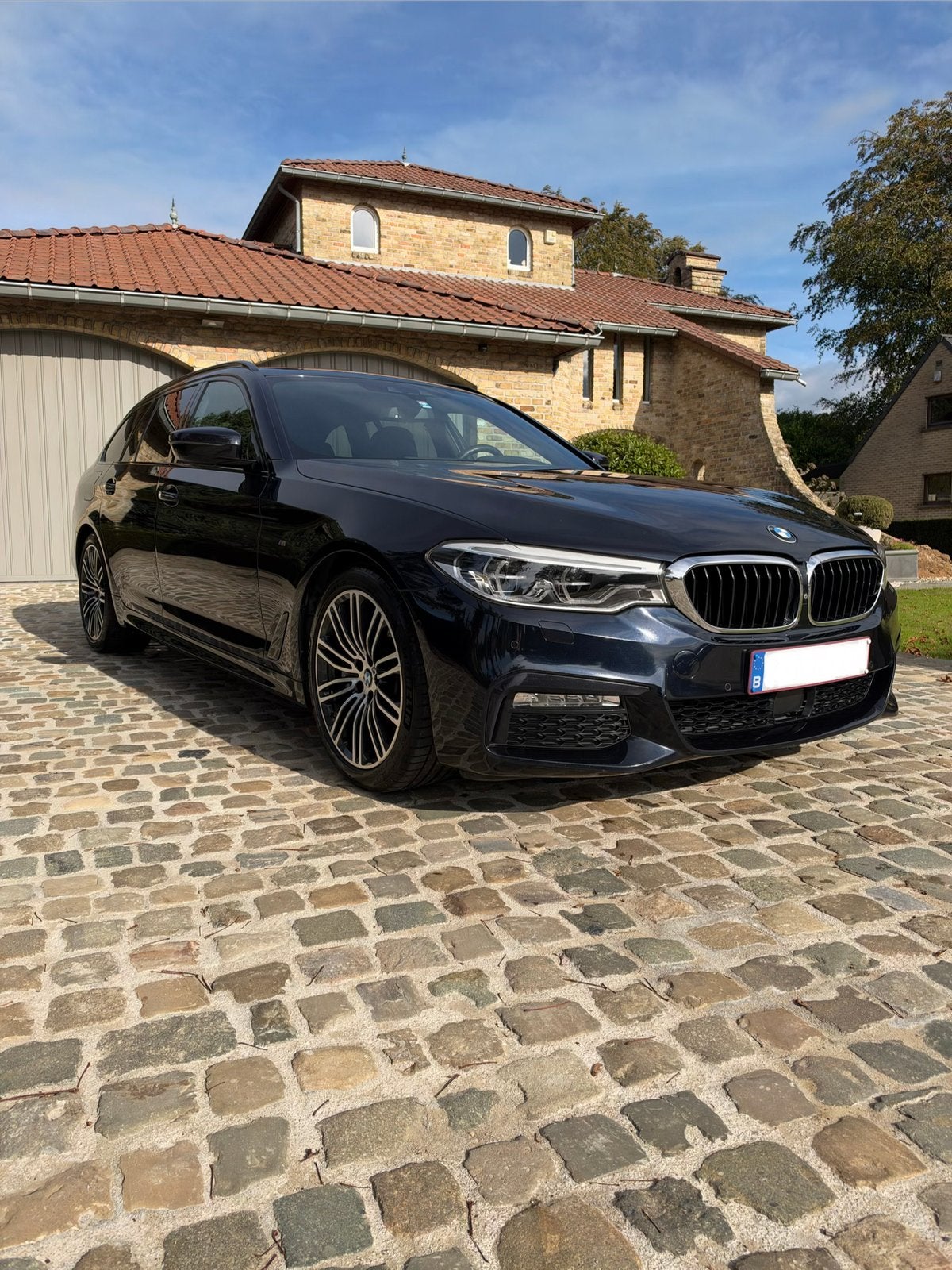 Bmw 540i x-drive touring carbonschwarz, Autos, Cuir, Euro 6, Carnet d'entretien, Noir