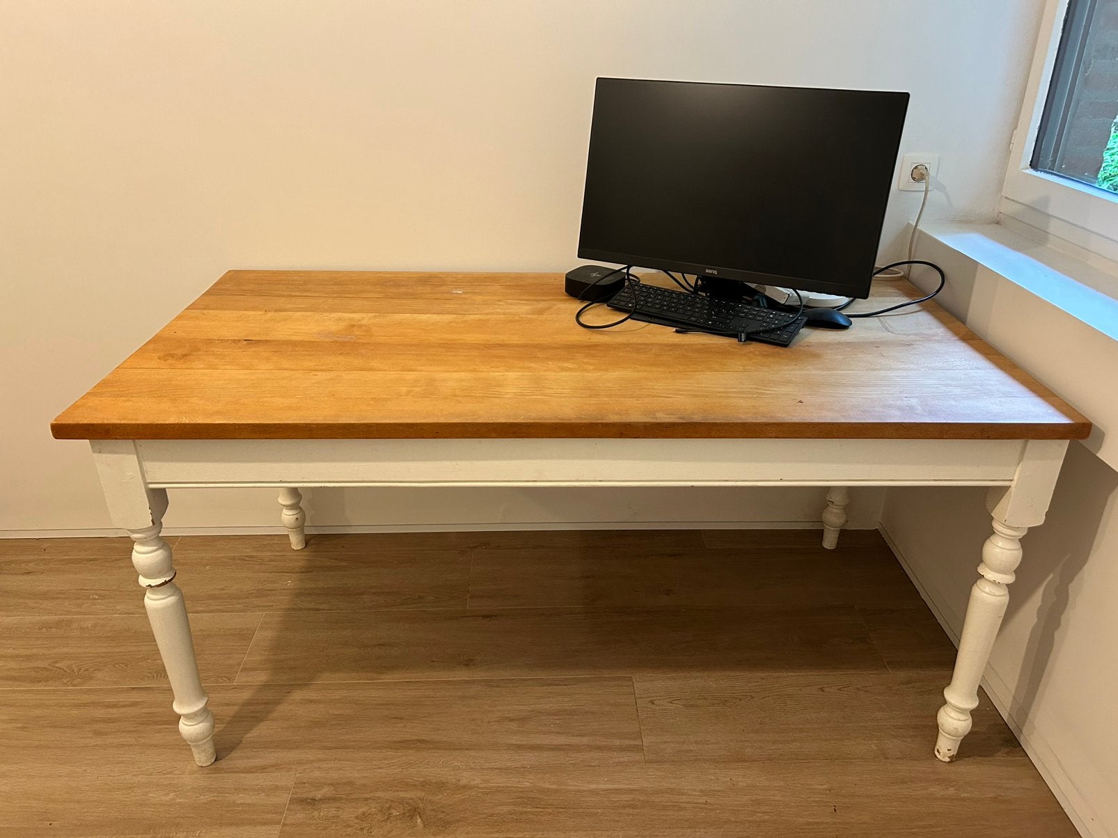 Houten eettafel en 8 bijhorende stoelen, Huis en Inrichting, Bureaus, Ophalen, Gebruikt