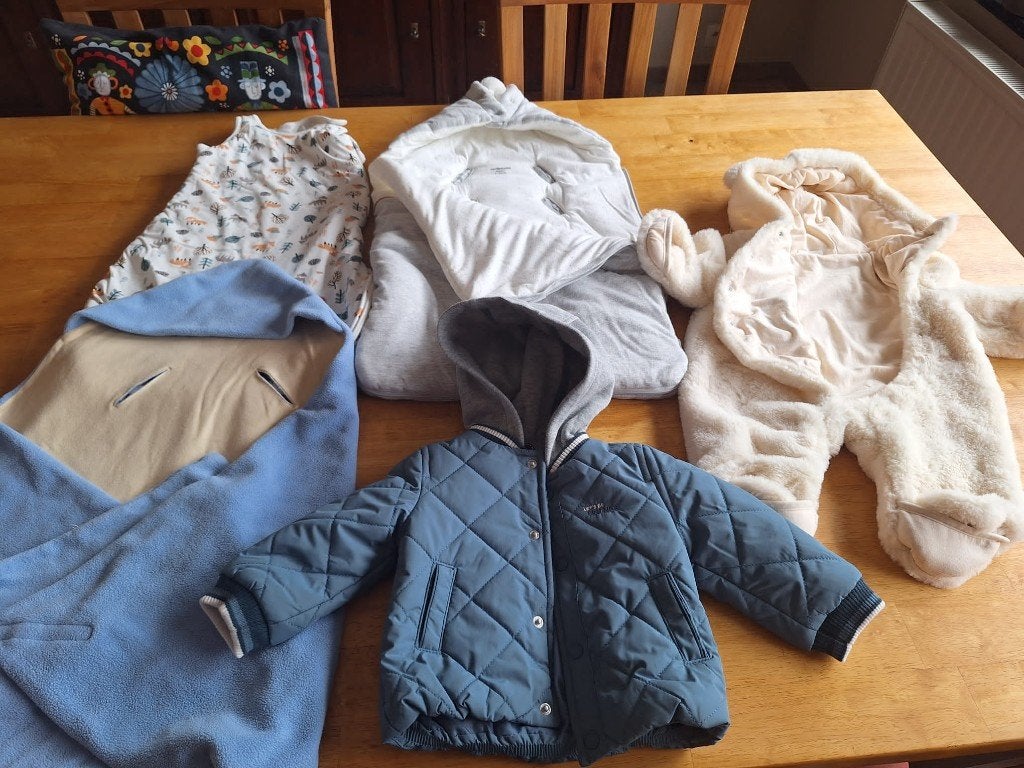 Baby jasje + alles voor 15euro, Ophalen, Gebruikt, Maat 68
