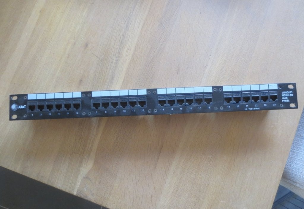 24 p patch panel cat.5, Computers en Software, Ophalen of Verzenden, Zo goed als nieuw