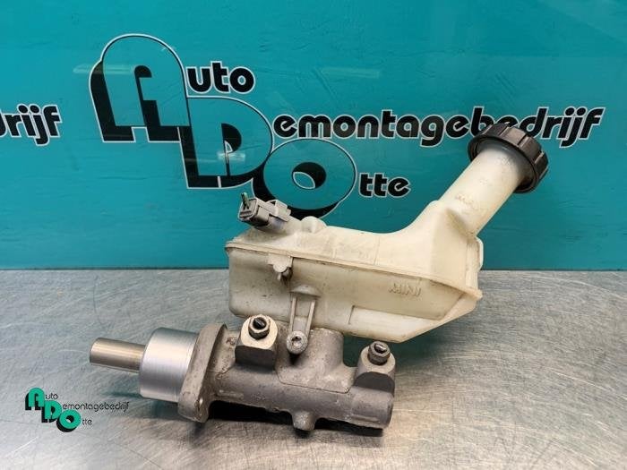 Cylindre de frein principal d'un Nissan Note (Note 06-), -, 3 mois de garantie, Utilisé, -