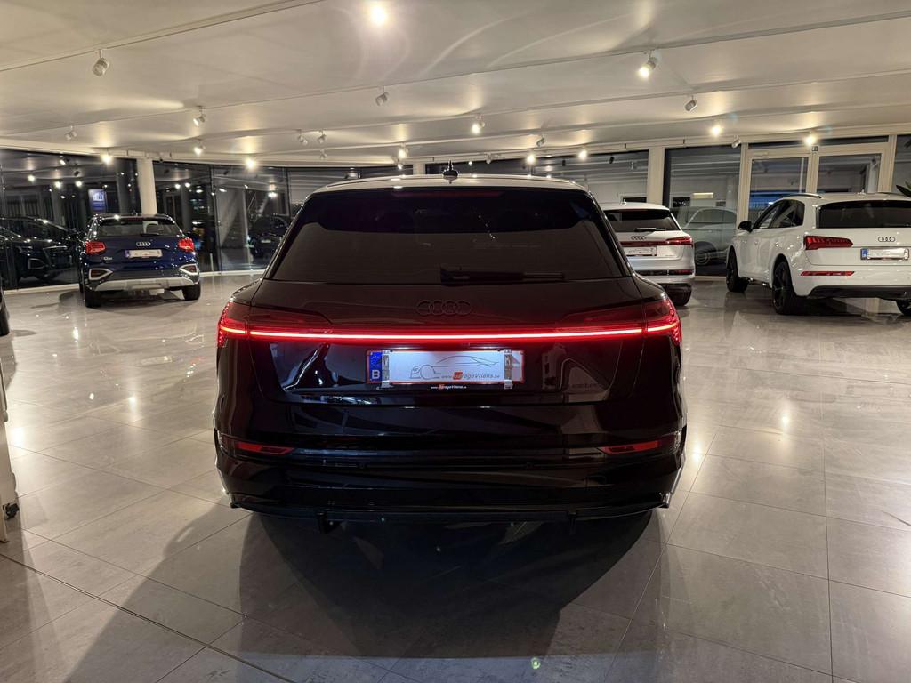 Audi Q8 e-tron SOLD BIJ GARAGE VRIENS YVES BV!, Autos, Alarme, 5 portes, 5 places, Automatique