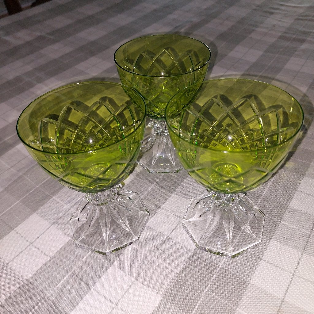 3 oude kristallen glazen, Ophalen