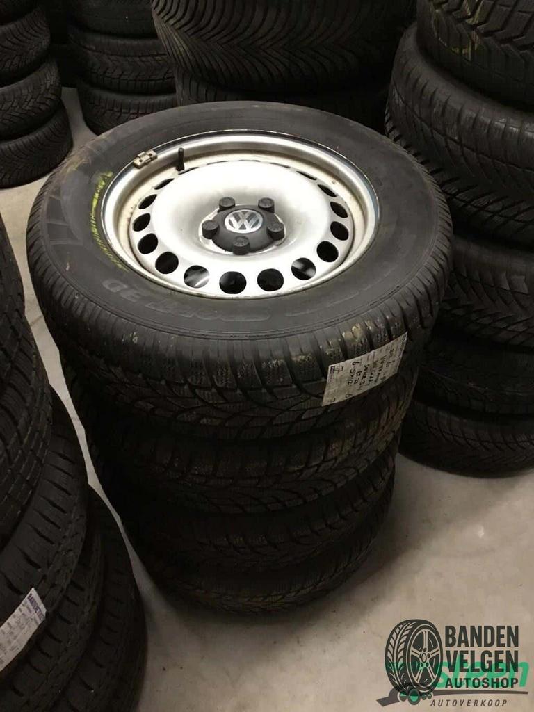 Volkswagen Sharan Tiguan Caddy Winterbanden Set 215-65-16 98, Auto-onderdelen, Banden en Velgen, -, Banden en Velgen, -, Bestelwagen