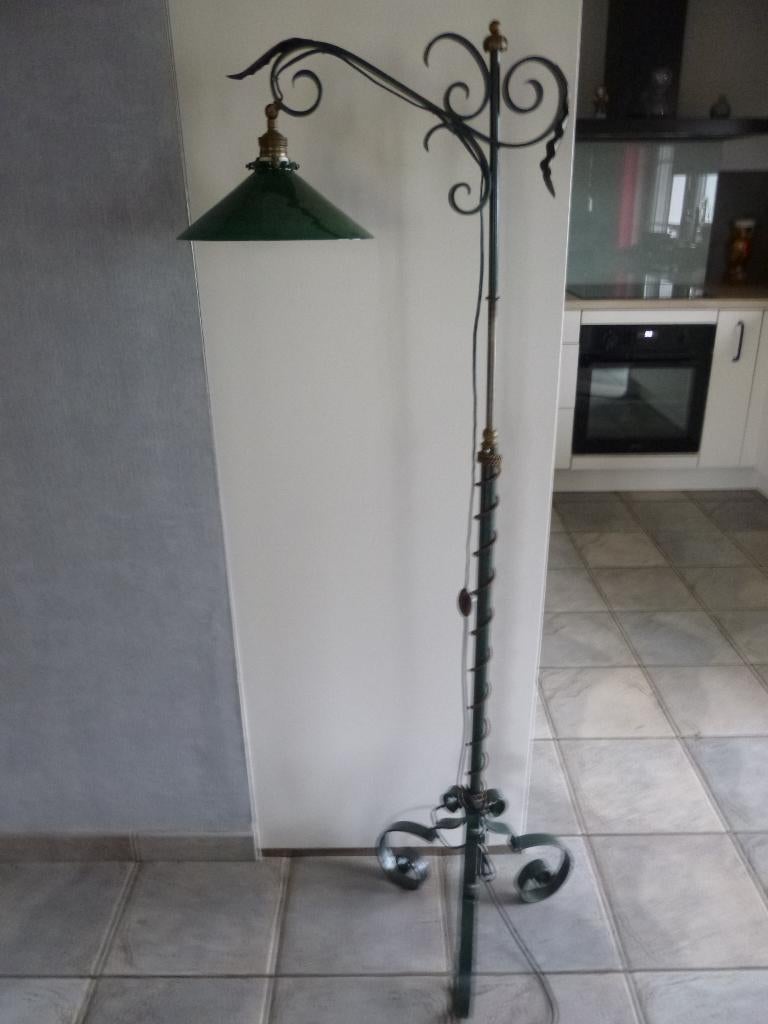Lampadaire sur pied ancien en fer forgé, Ancien, Comme neuf, Métal, 150 à 200 cm