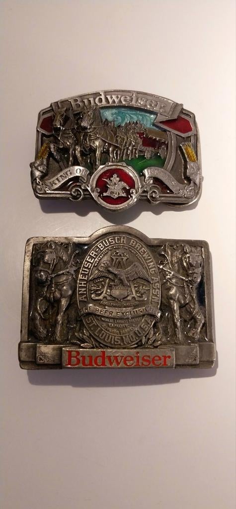 Set 2x Vintage Budweiser Belt Buckles - Clydesdales & Anheus, Kleding | Heren, Riemen en Ceintuurs, Ophalen of Verzenden
