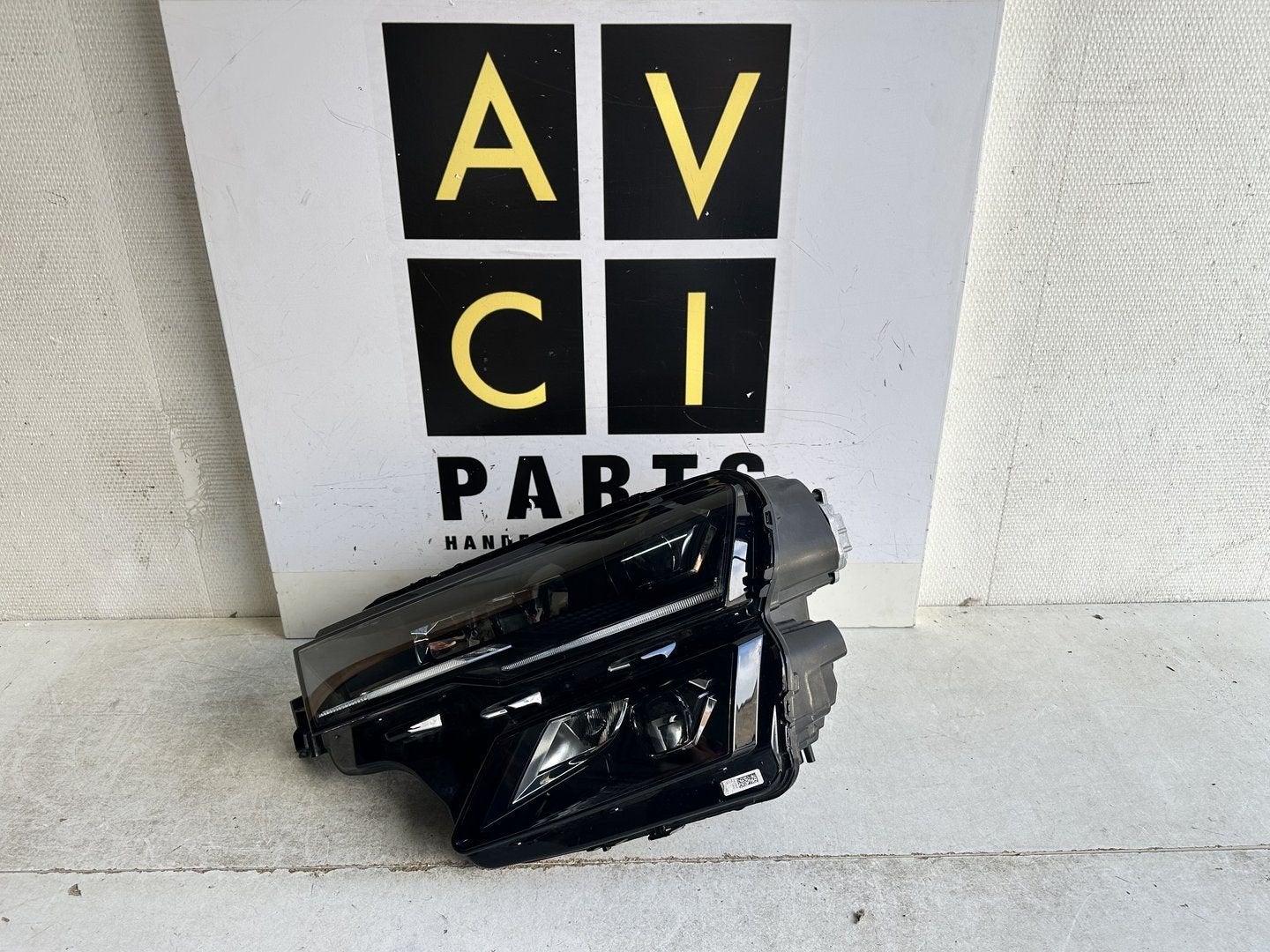 Koplamp Skoda Karoq Facelift FULL LED 57B941035B LINKS, Gebruikt, -, -, Ophalen of Verzenden