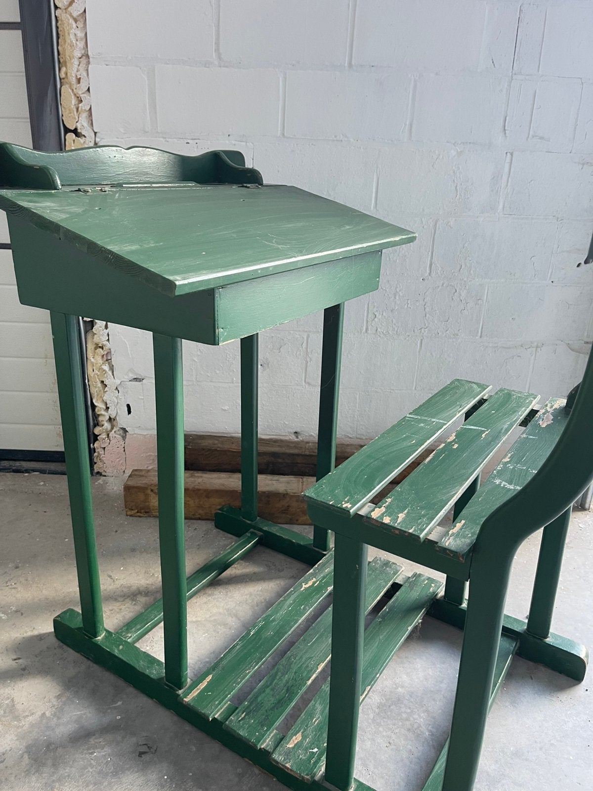 Charmante Antieke Houten Schoolbank / Vintage Lessenaar, Industrieel, Ophalen, Zo goed als nieuw