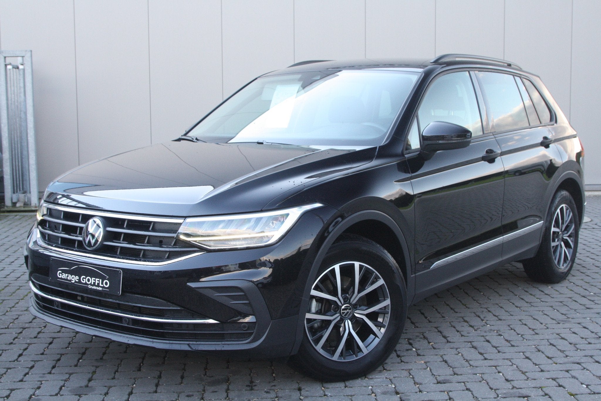 Volkswagen Tiguan 1.5 TSI DSG - 80.000KM - 2023, Auto's, Stof, 4 cilinders, Zwart, 5 zetels