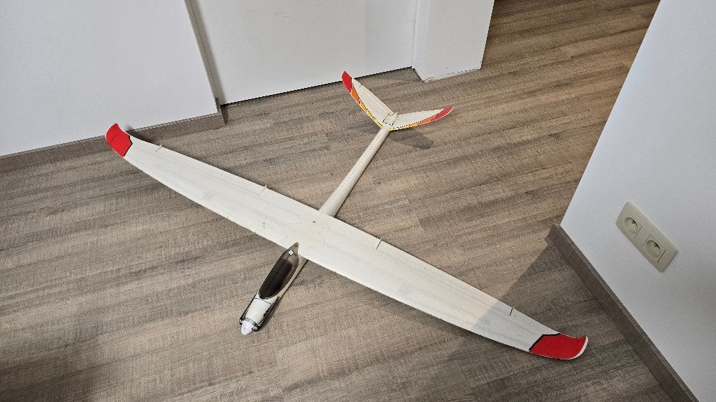 Hotliner spanwijdte 156cm vliegklaar.., Hobby & Loisirs créatifs, Modélisme | Radiocommandé & Téléguidé | Avions, Enlèvement, Utilisé